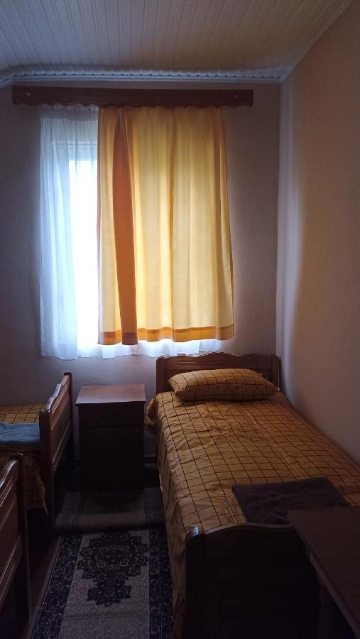 Guest House Giorgi Уреки Екстериор снимка