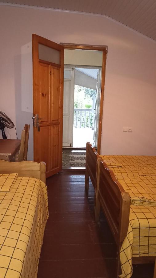 Guest House Giorgi Уреки Екстериор снимка