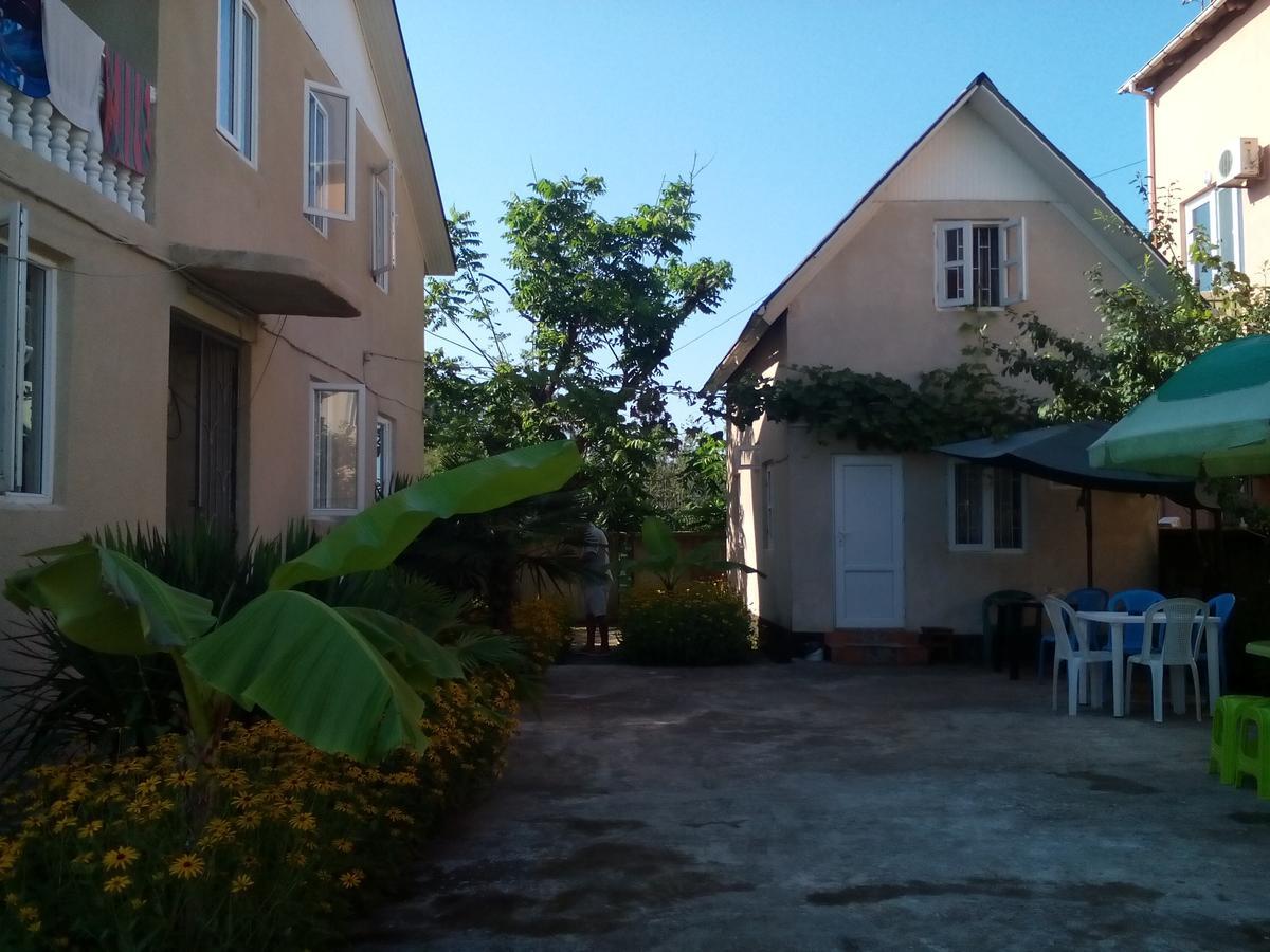 Guest House Giorgi Уреки Екстериор снимка