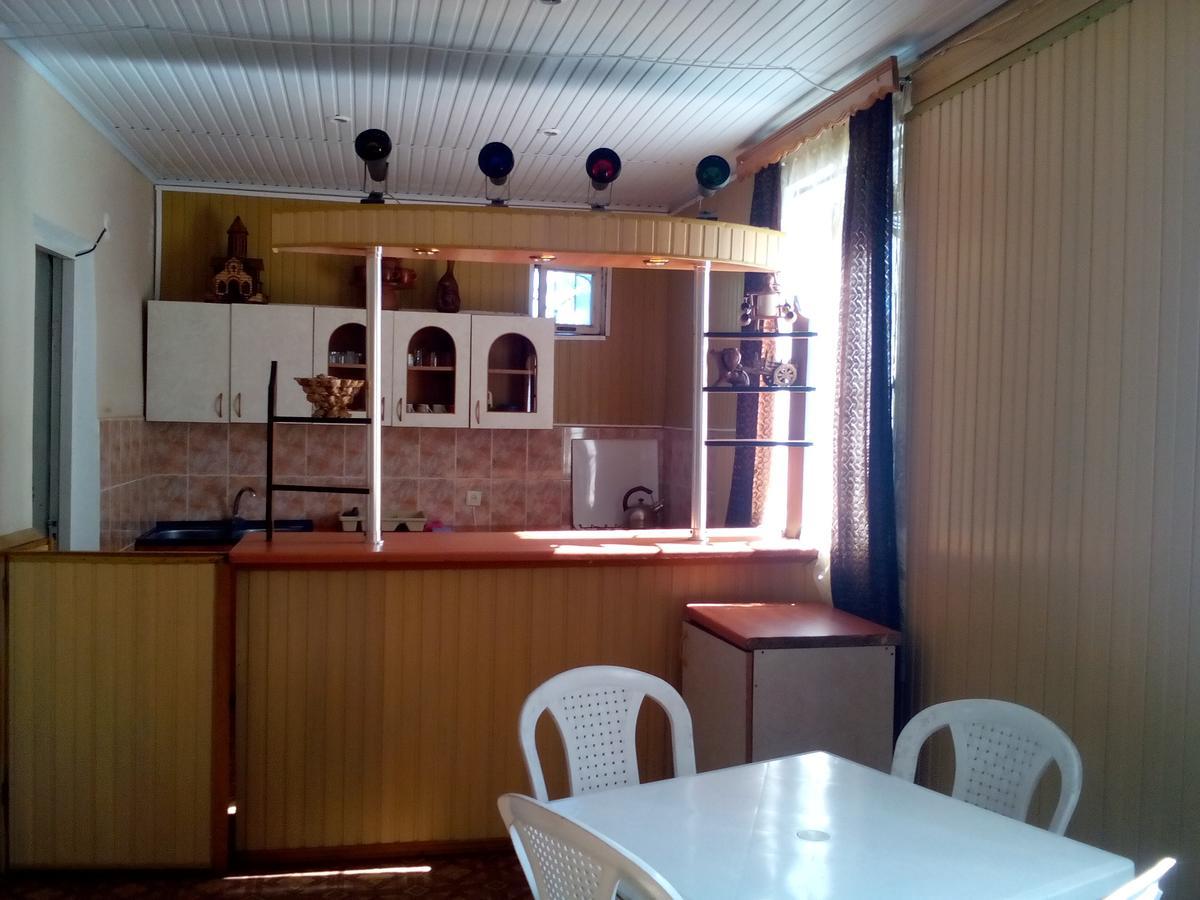 Guest House Giorgi Уреки Екстериор снимка