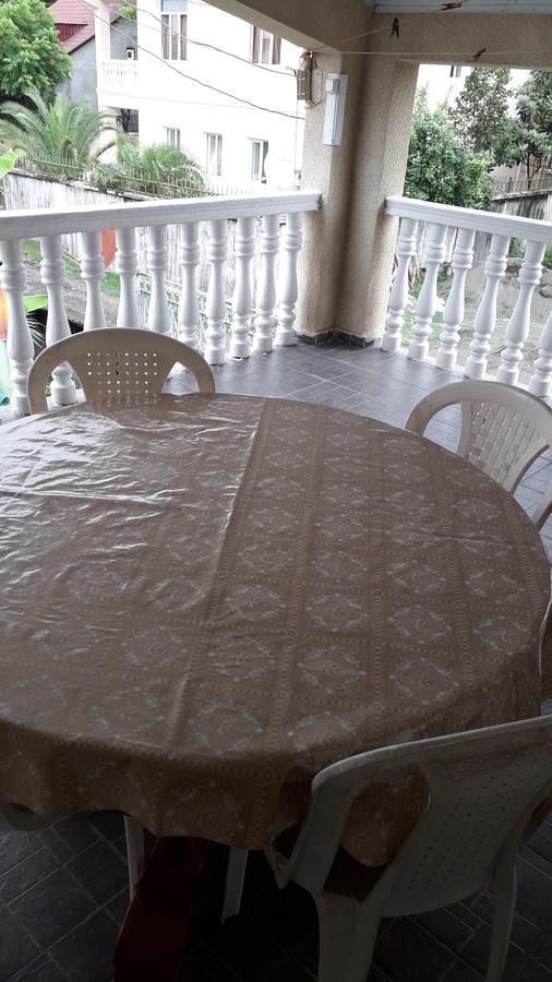 Guest House Giorgi Уреки Екстериор снимка
